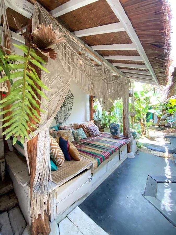 The Bodhi Tree Karimunjawa Hostel Εξωτερικό φωτογραφία